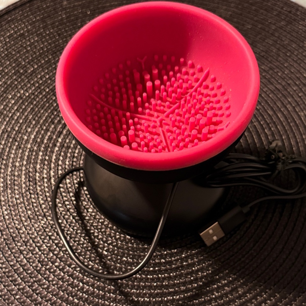 Electric Makeup Brush Cleaner Machine